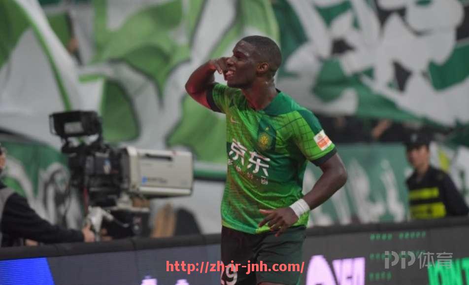 金年会-世俱杯后防线站位混乱致失球的球员责任分布解析